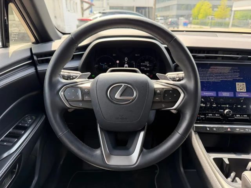 Lexus LBX