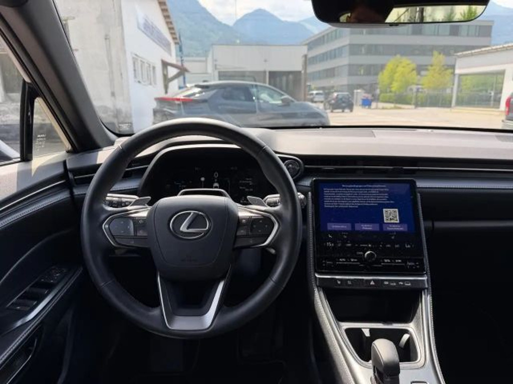 Lexus LBX