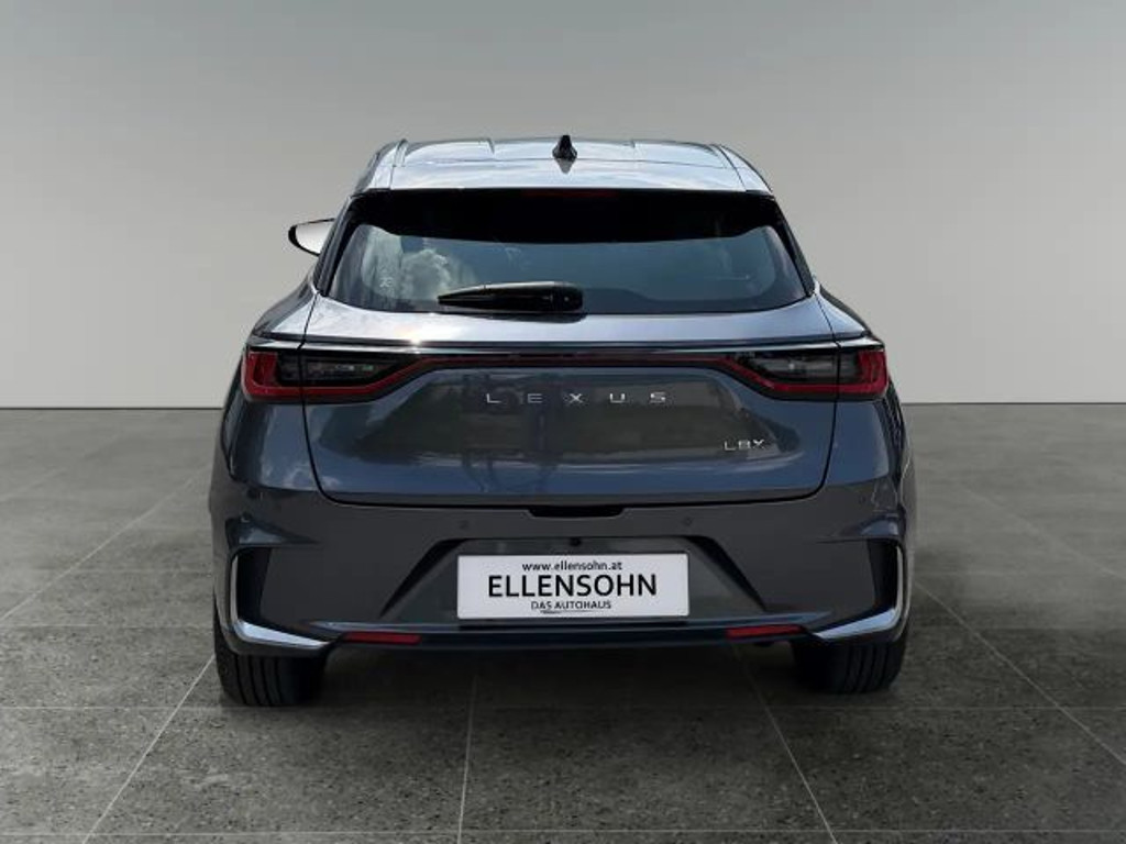 Lexus LBX