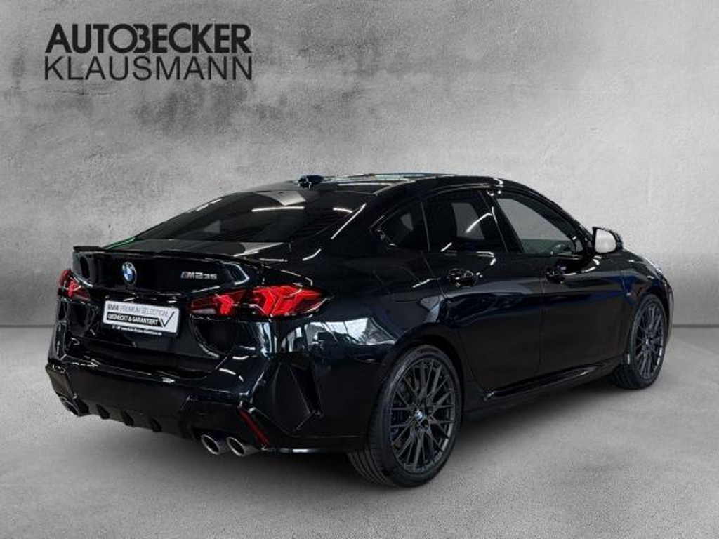 BMW M235