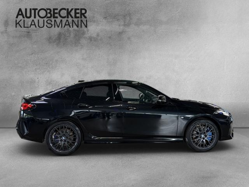 BMW M235