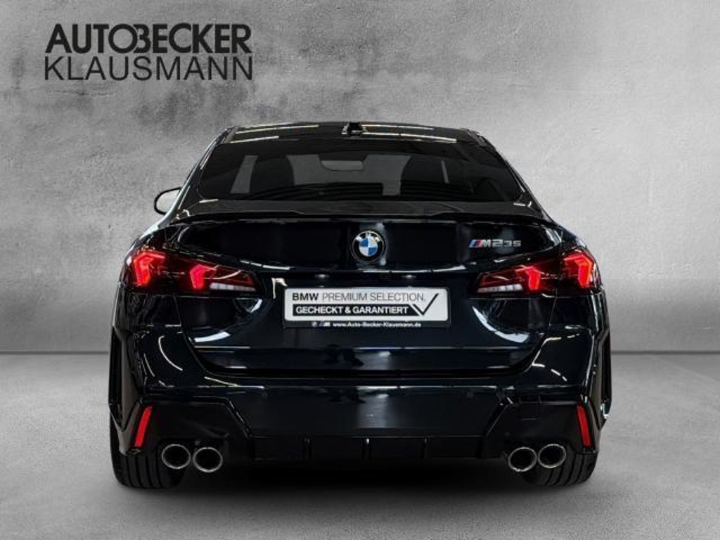 BMW M235