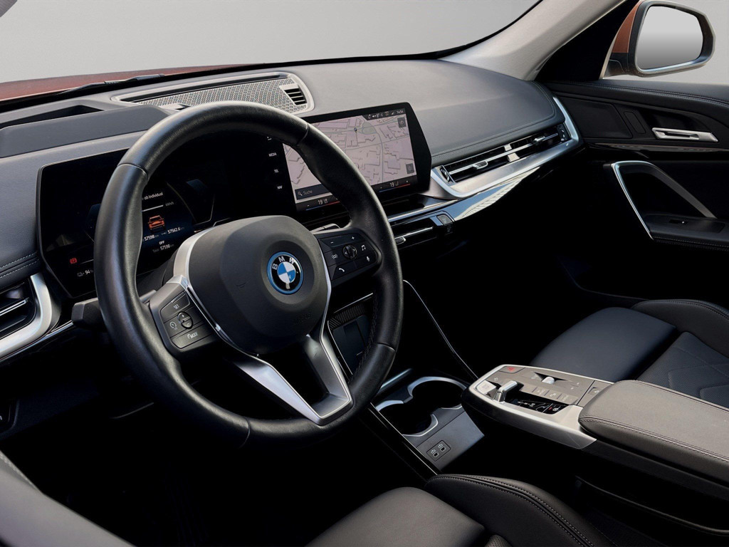 BMW iX1