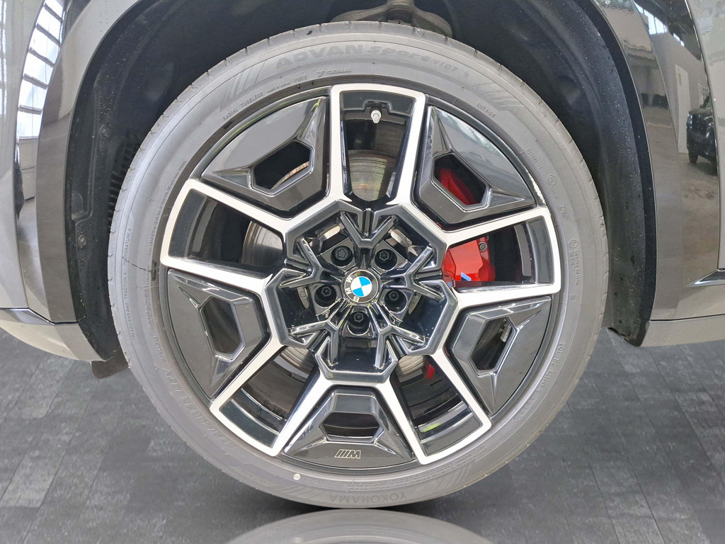 BMW XM