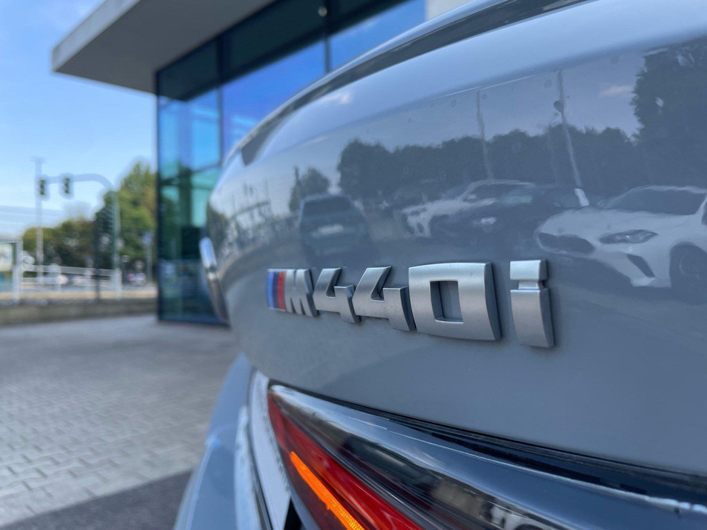 BMW M440