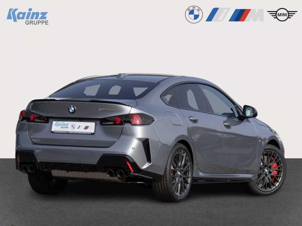 BMW M235