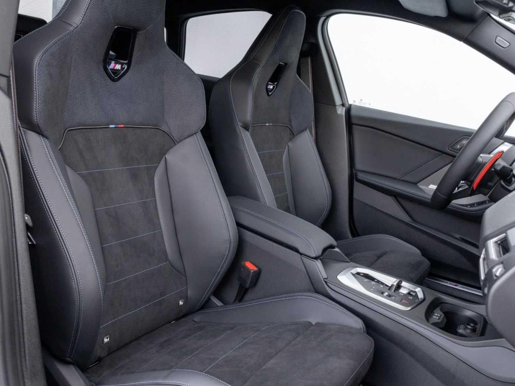 BMW M235