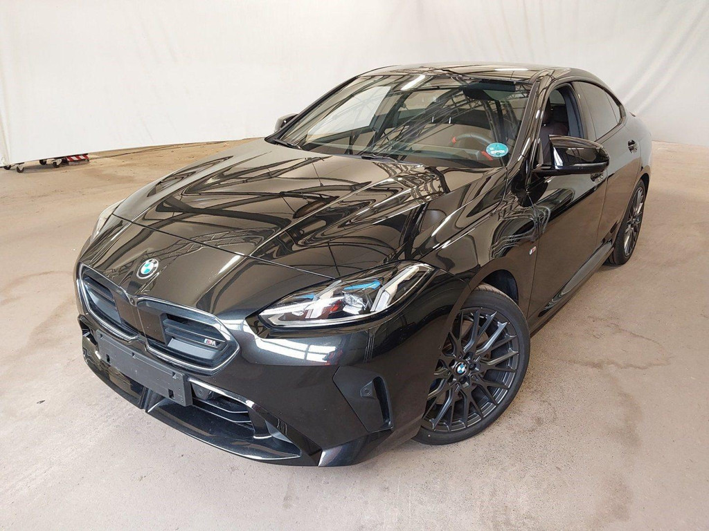 BMW M235