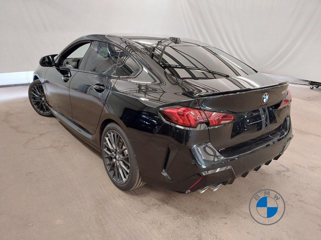 BMW M235