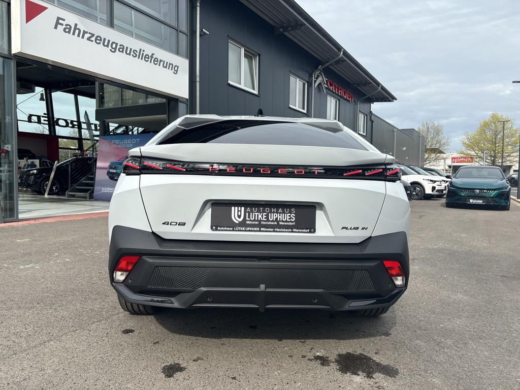 Peugeot 408