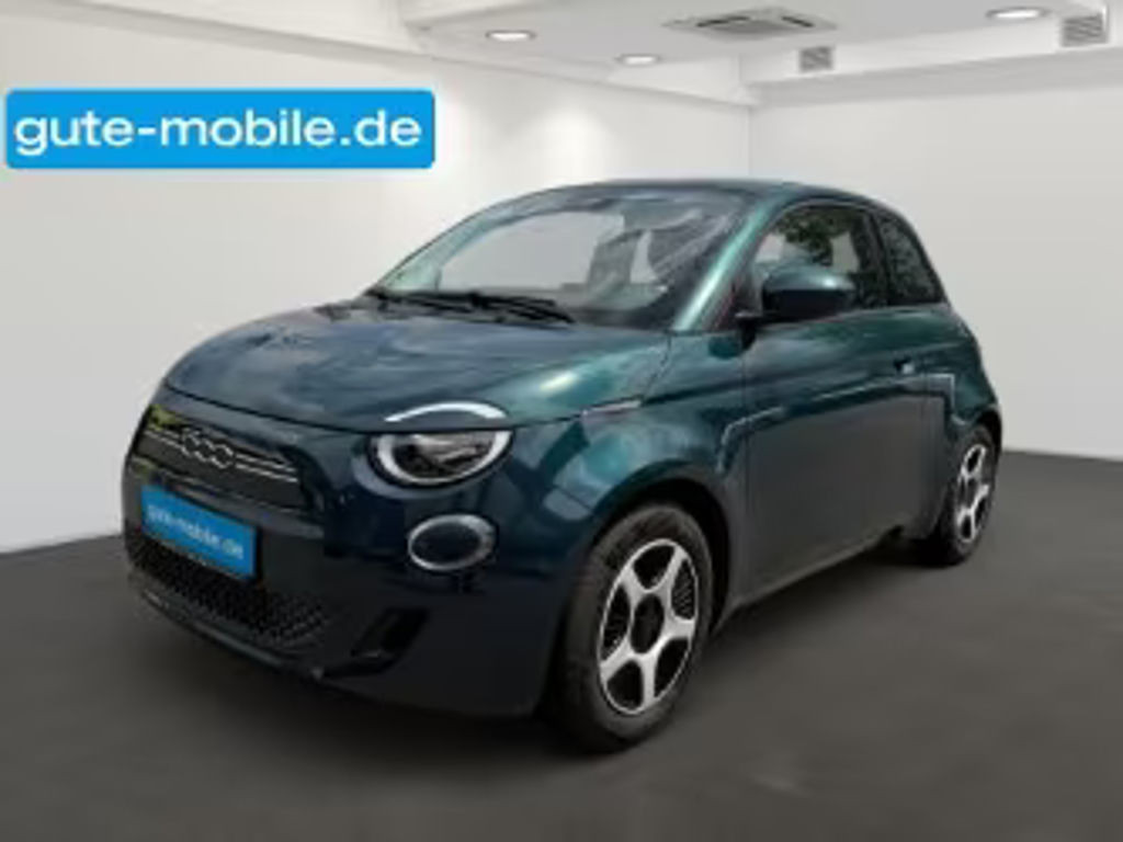 Fiat 500e Action
