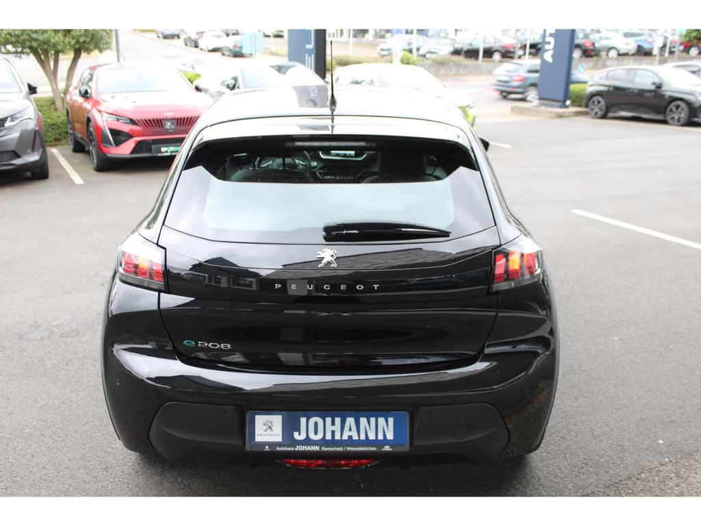 Peugeot e-208