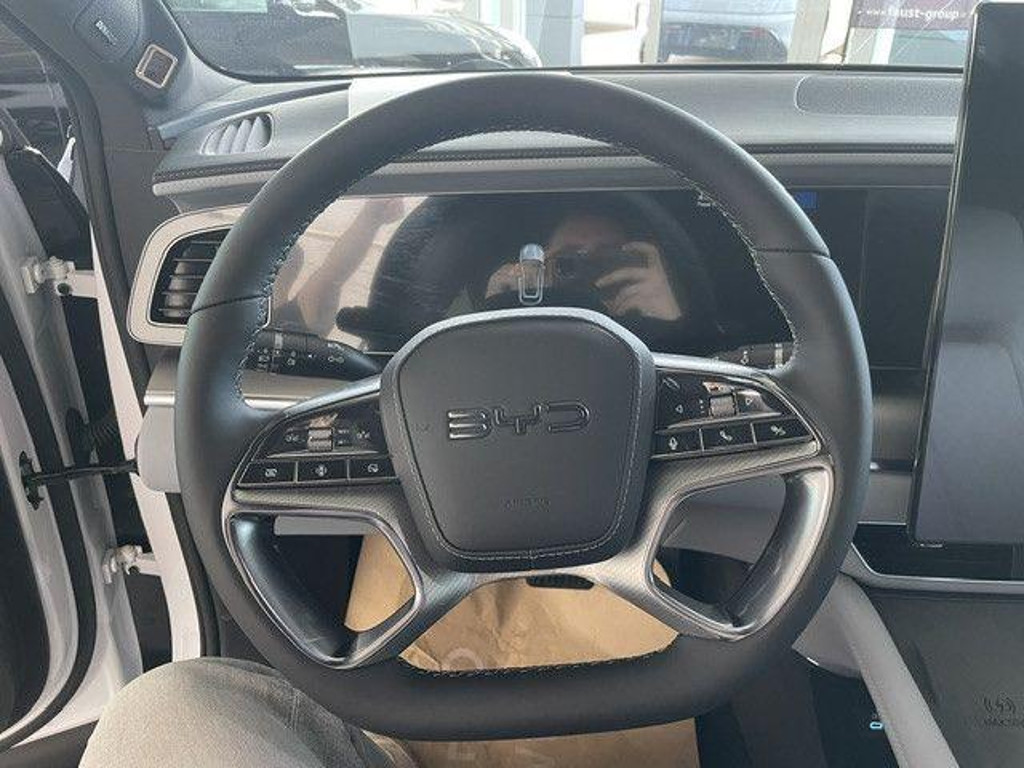 BYD Sealion 7