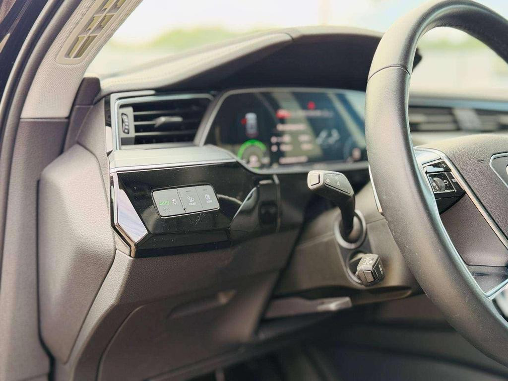 Audi e-tron
