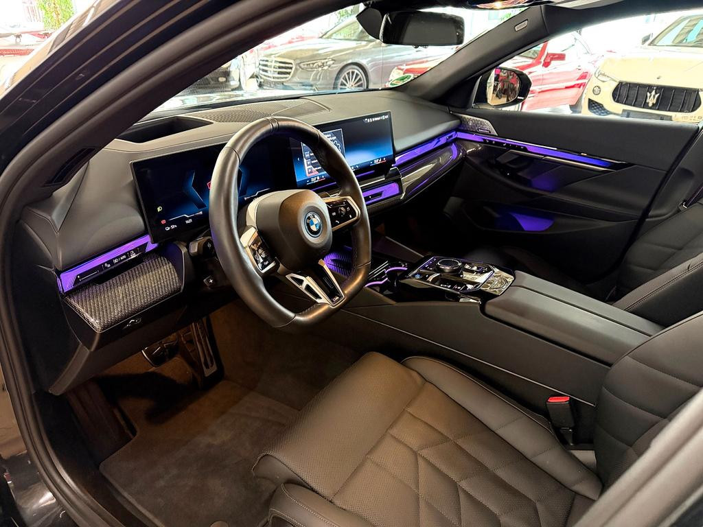 BMW i5