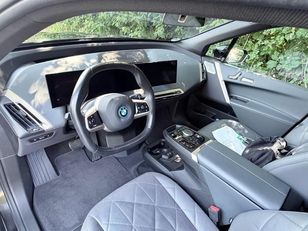 BMW iX