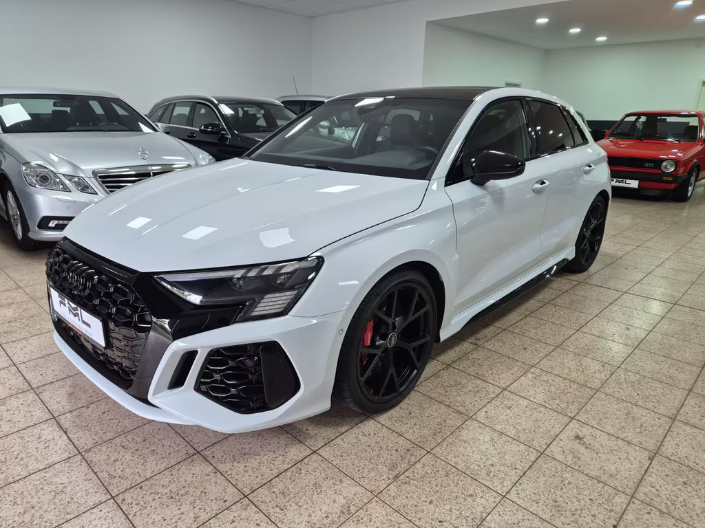 Audi RS3 Sportback Sedan Quattro S-Tronic