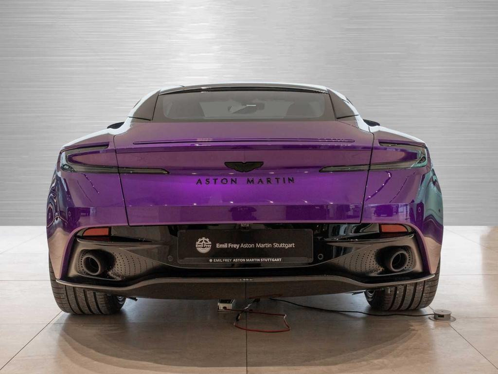Aston Martin DB11
