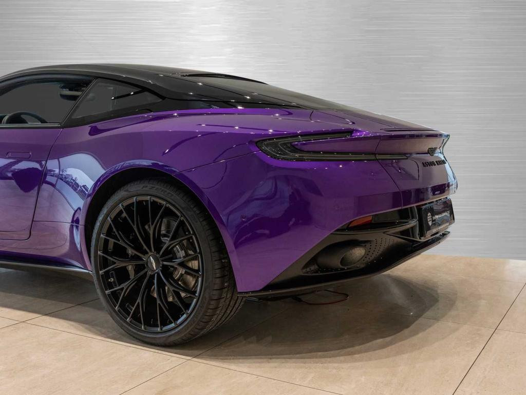 Aston Martin DB11