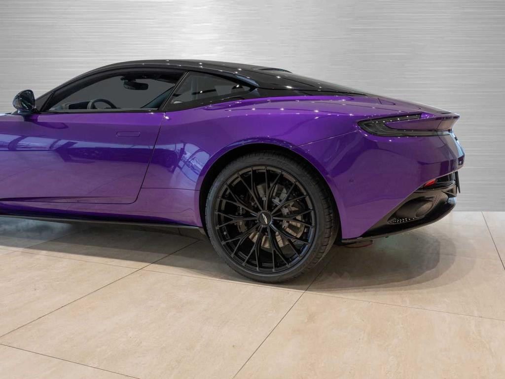 Aston Martin DB11