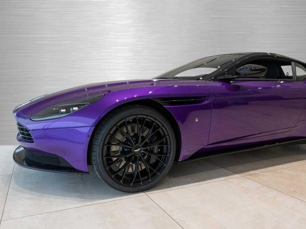 Aston Martin DB11