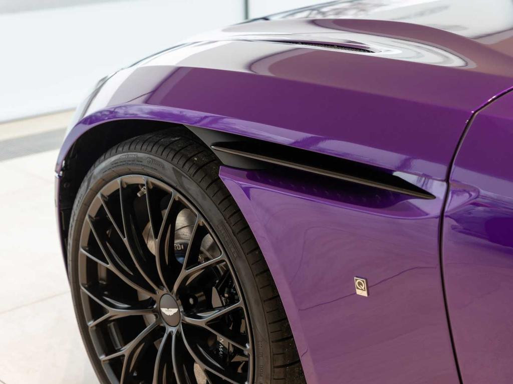 Aston Martin DB11