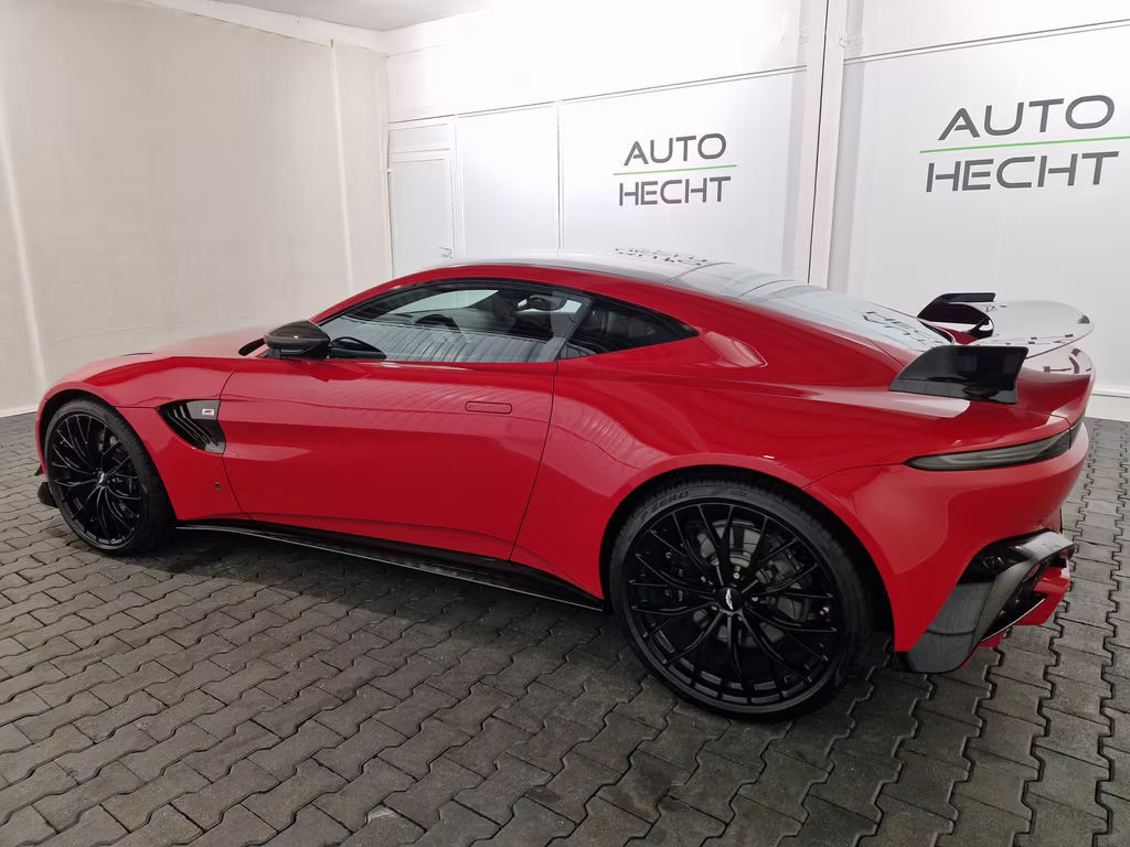Aston Martin V8 Vantage