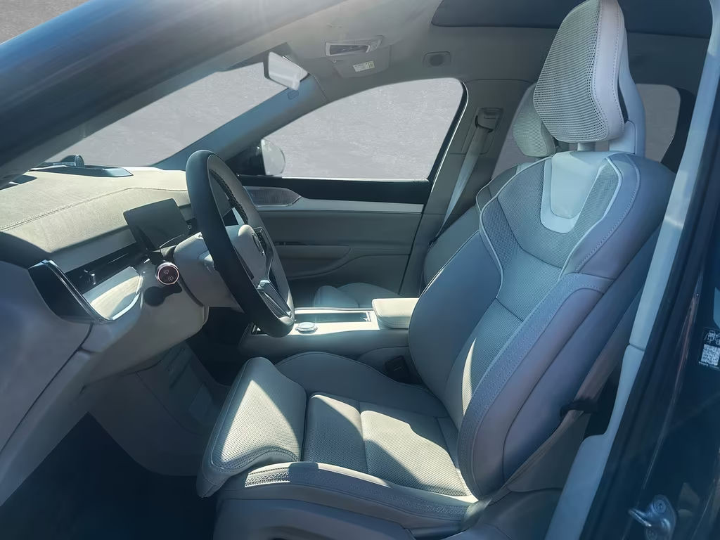 Volvo EX90