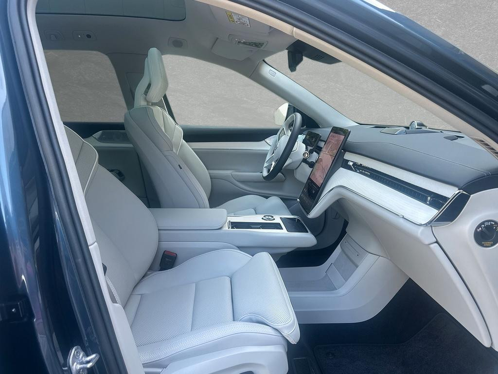 Volvo EX90