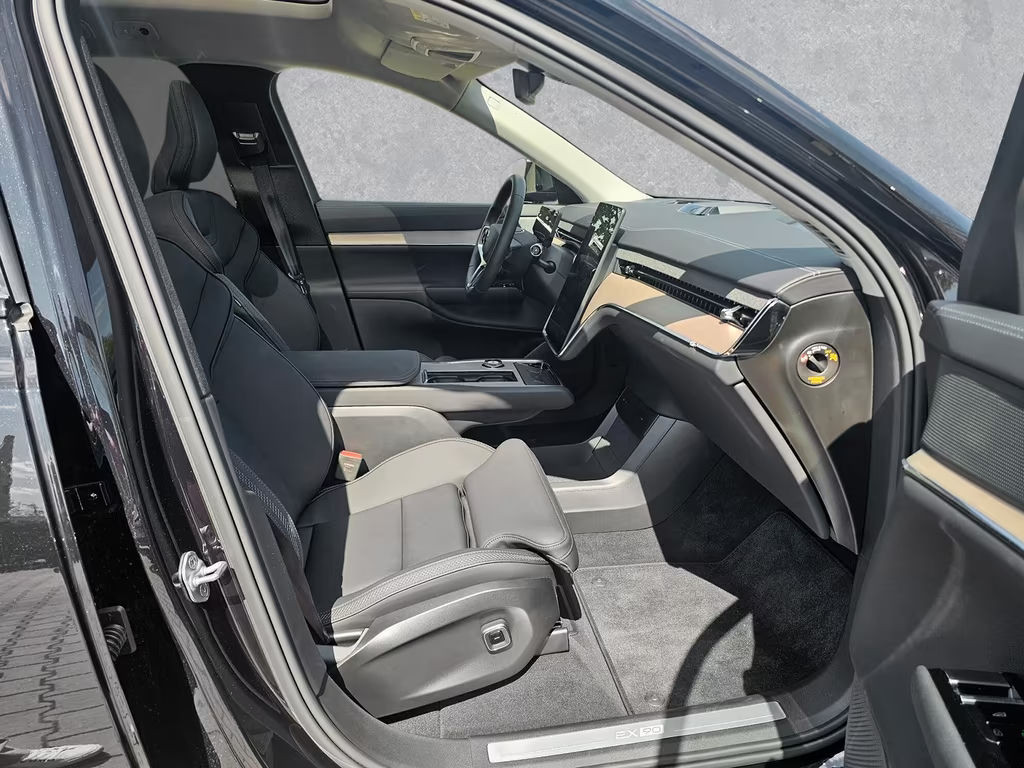 Volvo EX90