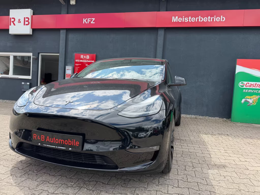Tesla Model Y Performance Dual Motor AWD