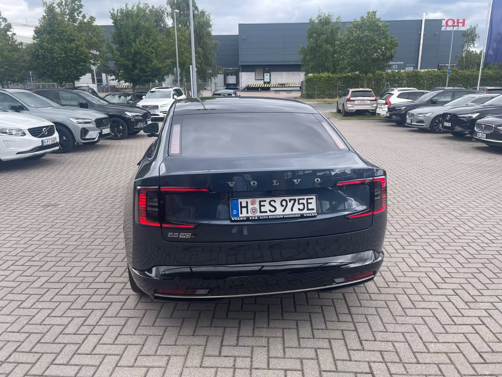 Volvo ES90