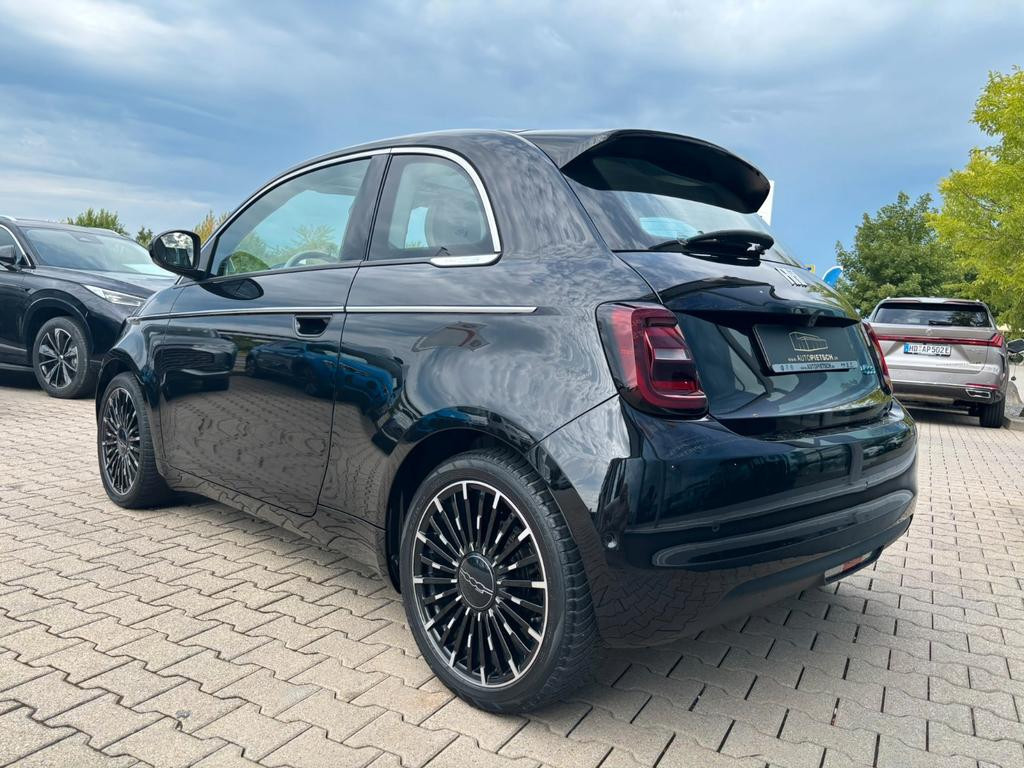 Fiat 500e La Prima