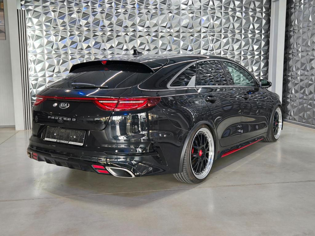 Kia ProCeed