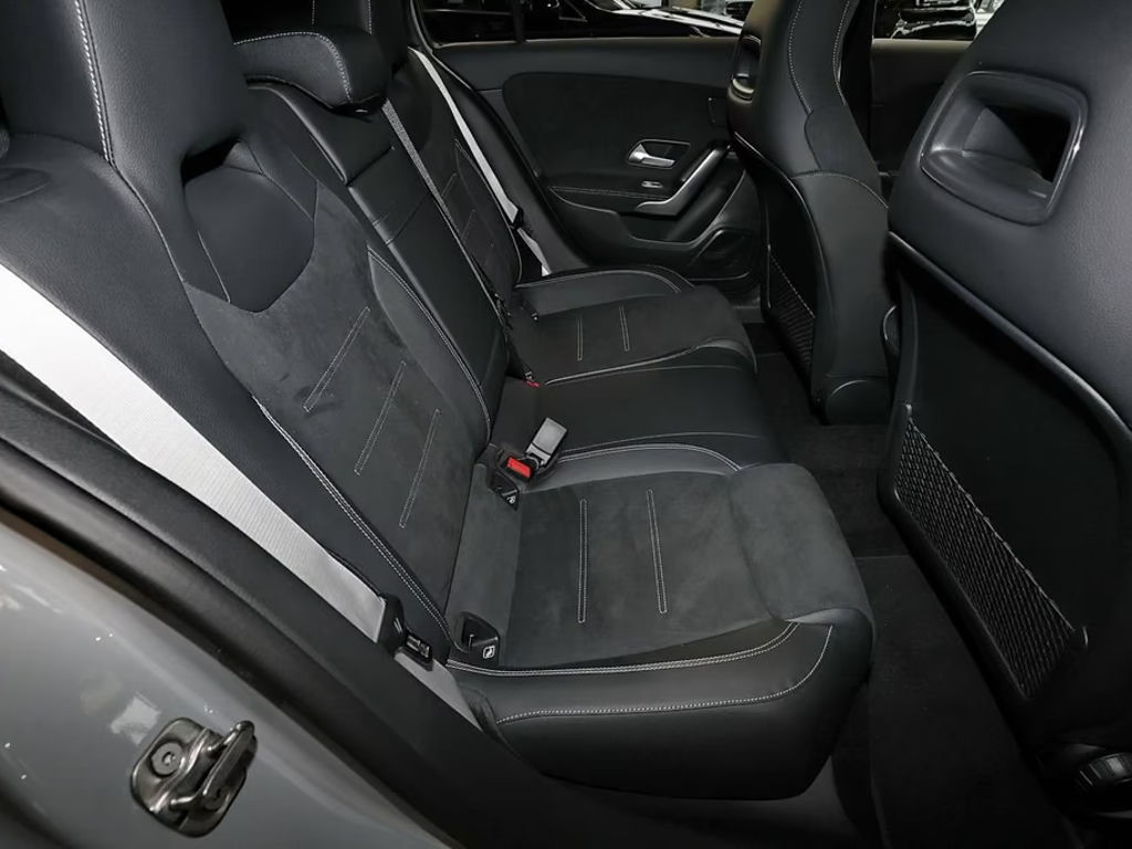 Mercedes-Benz A-Klasse A 200 AMG Line