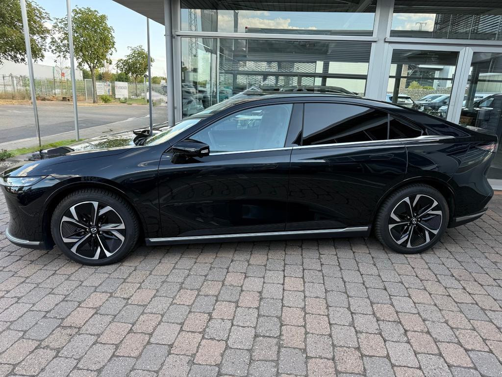 Mazda 6e