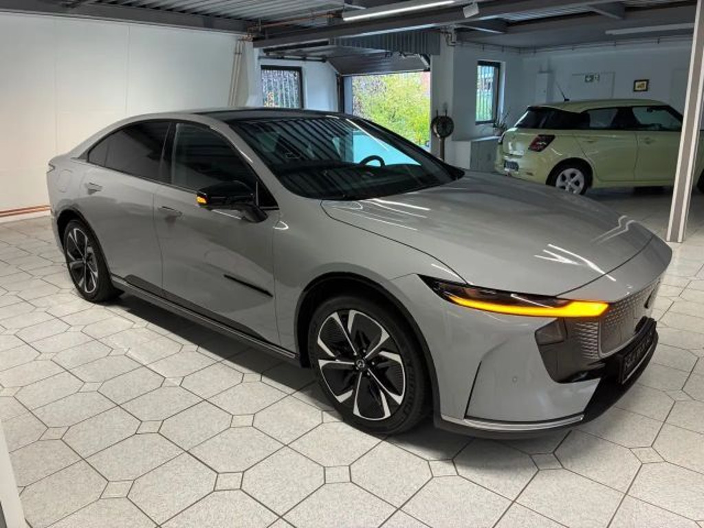 Mazda 6e