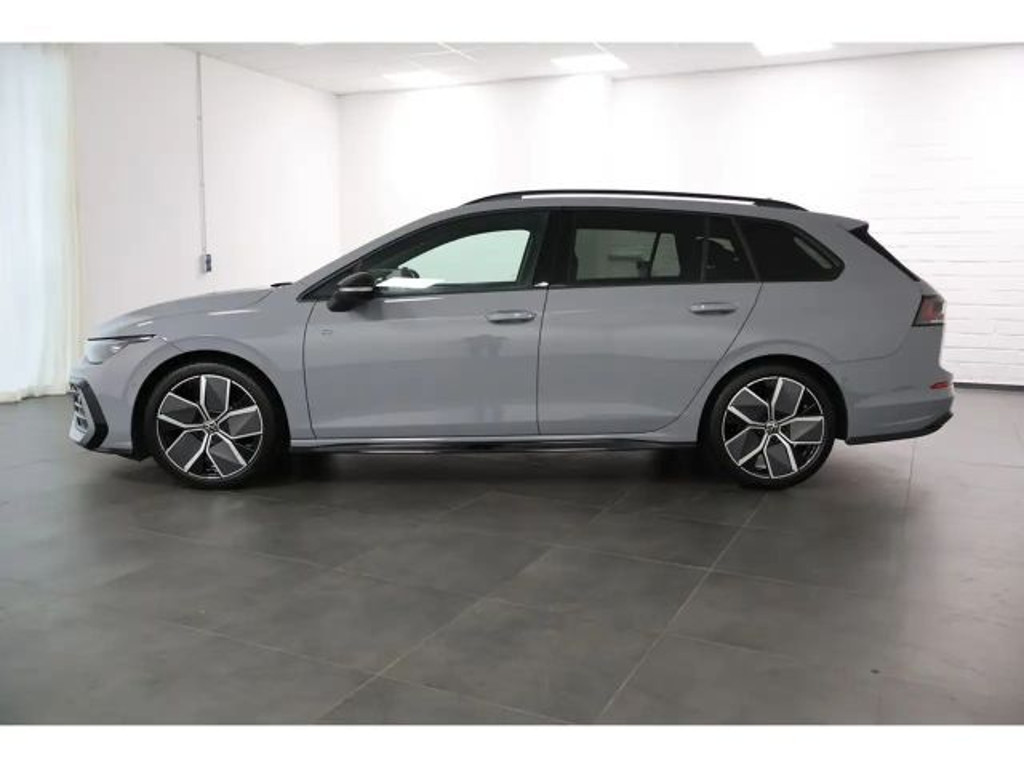 Volkswagen Golf Variant R-Line Golf VIII 1.5 eTSI