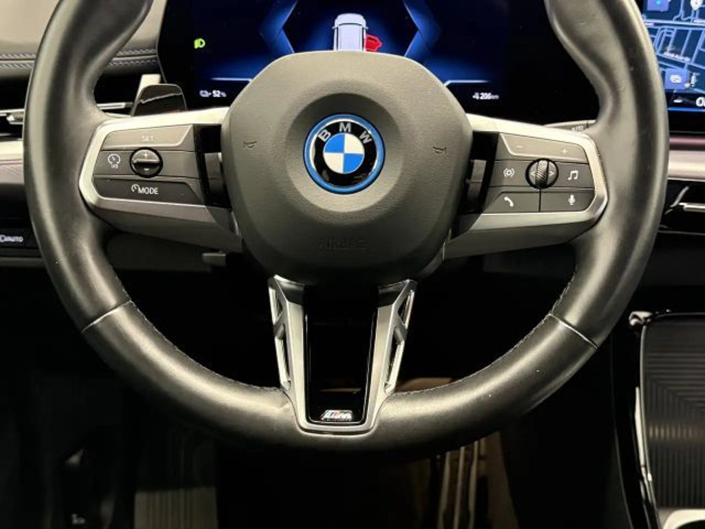 BMW iX1