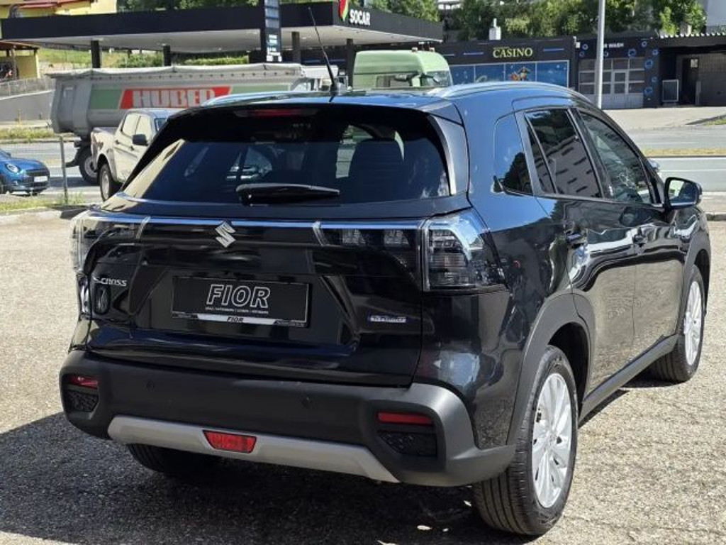 Suzuki S-Cross