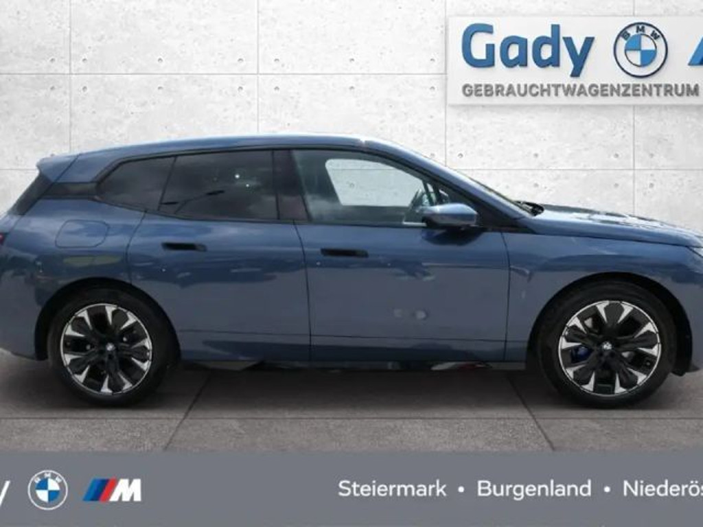 BMW iX