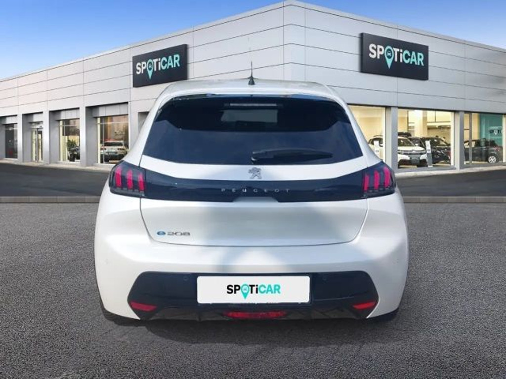 Peugeot e-208
