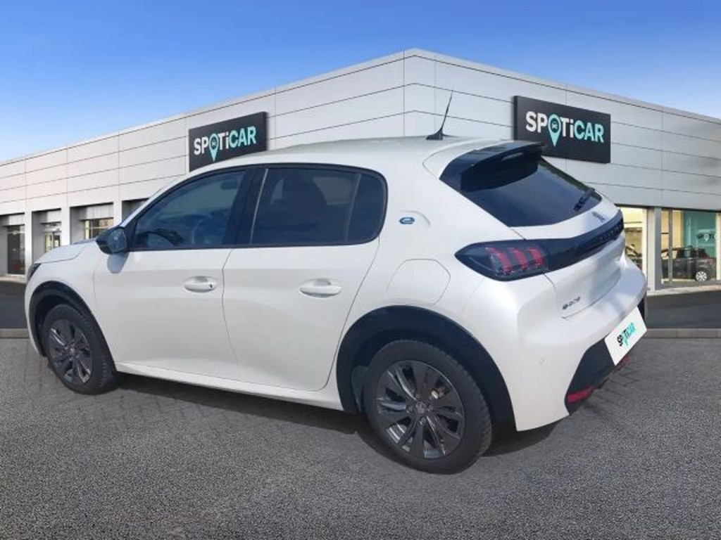 Peugeot e-208