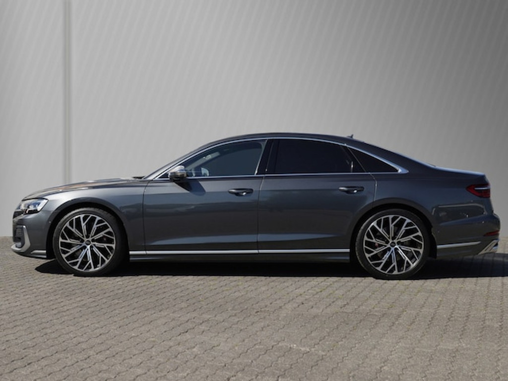 Audi S8