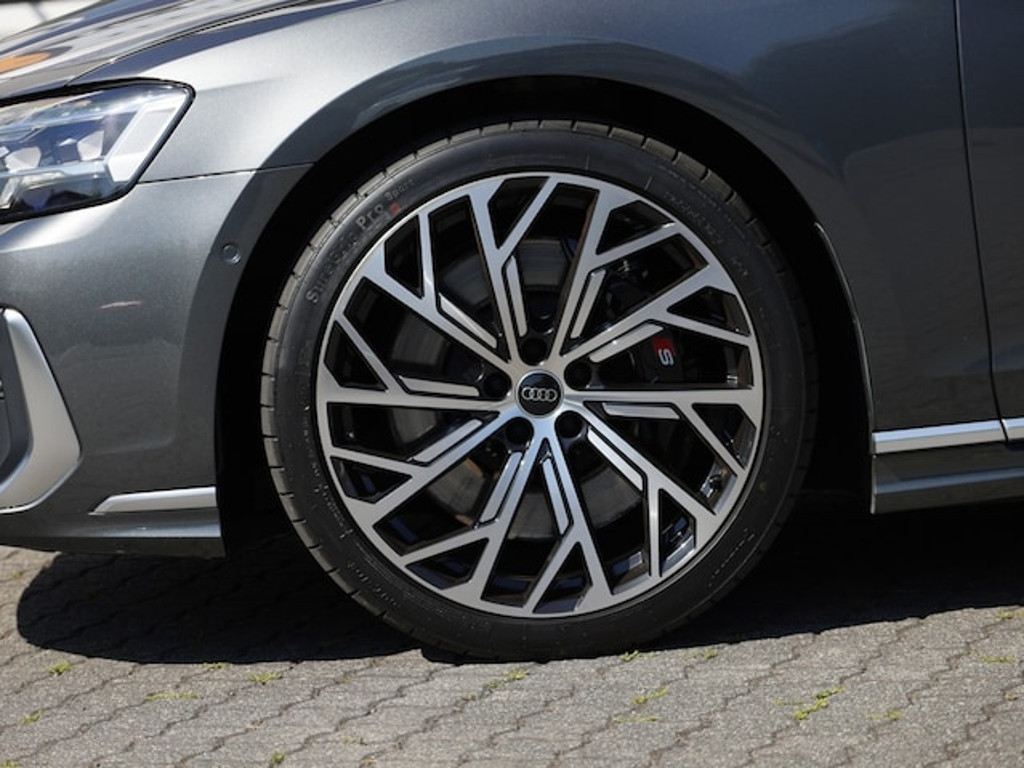 Audi S8