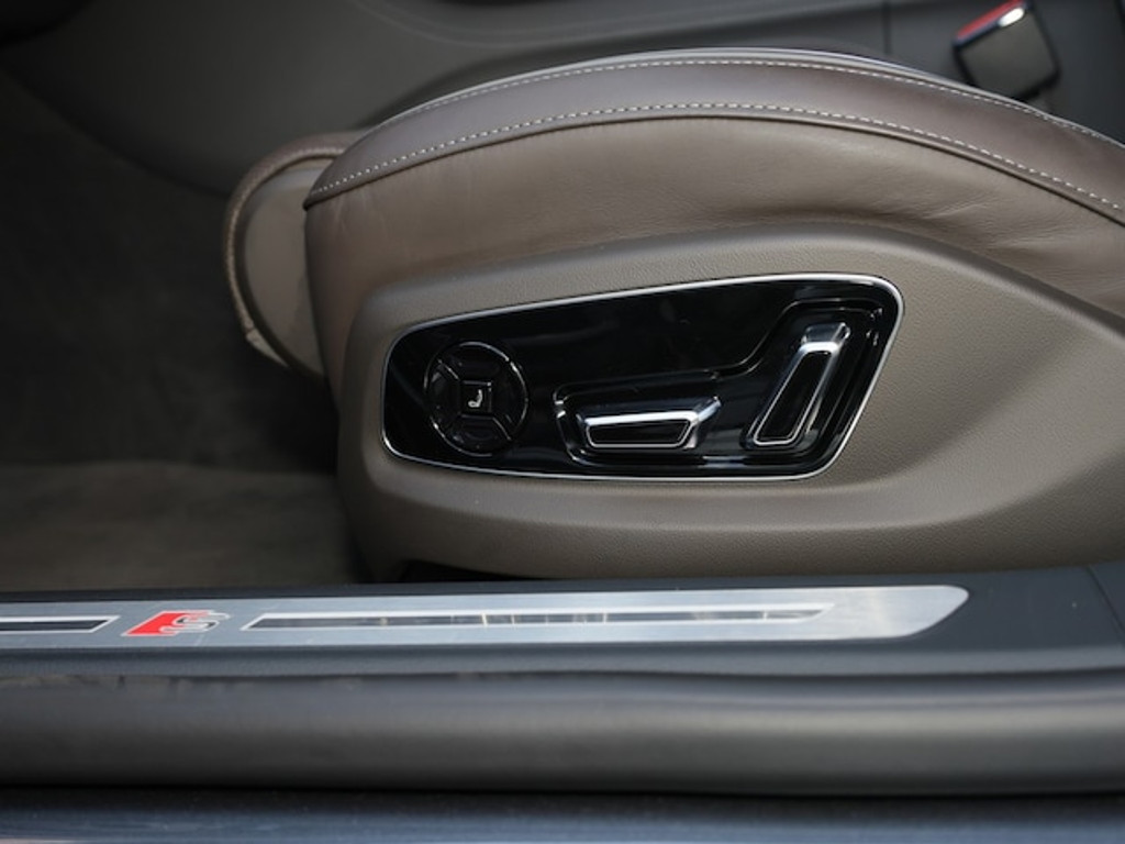 Audi S8