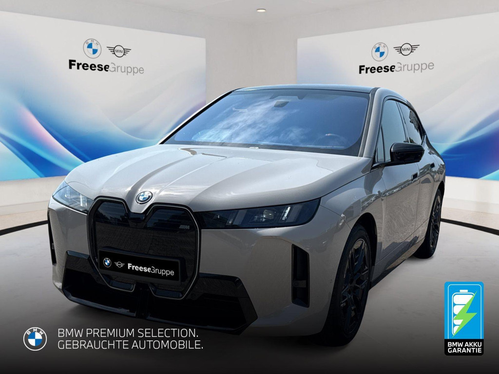 BMW iX xDrive M70