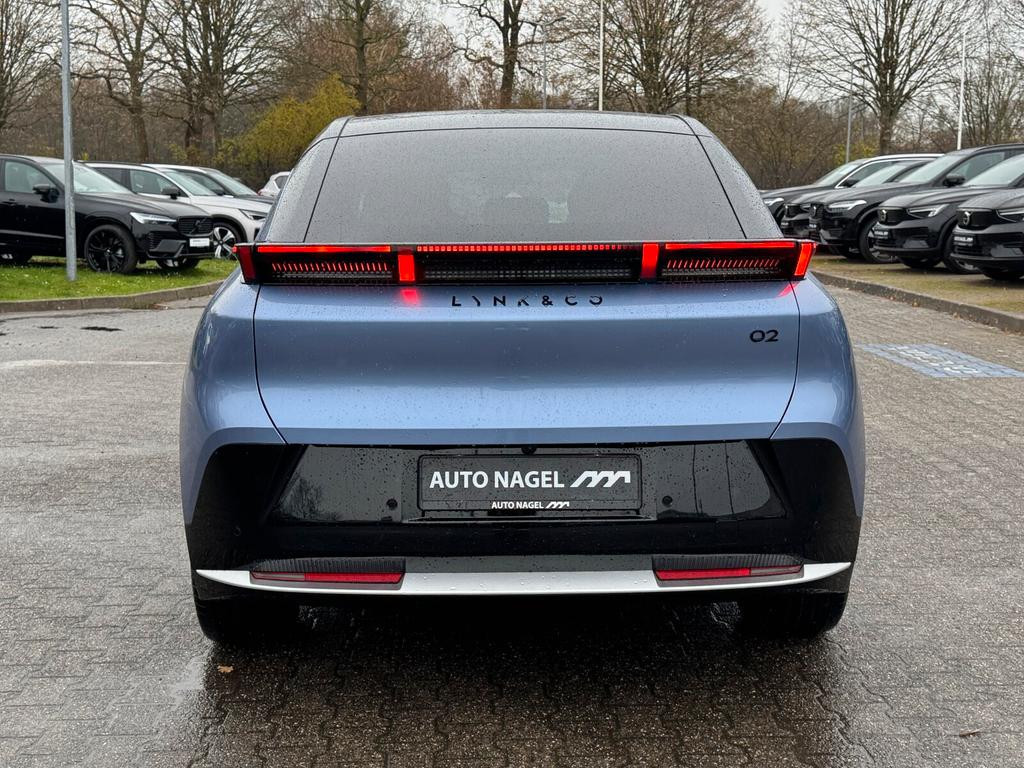Lynk&Co 02