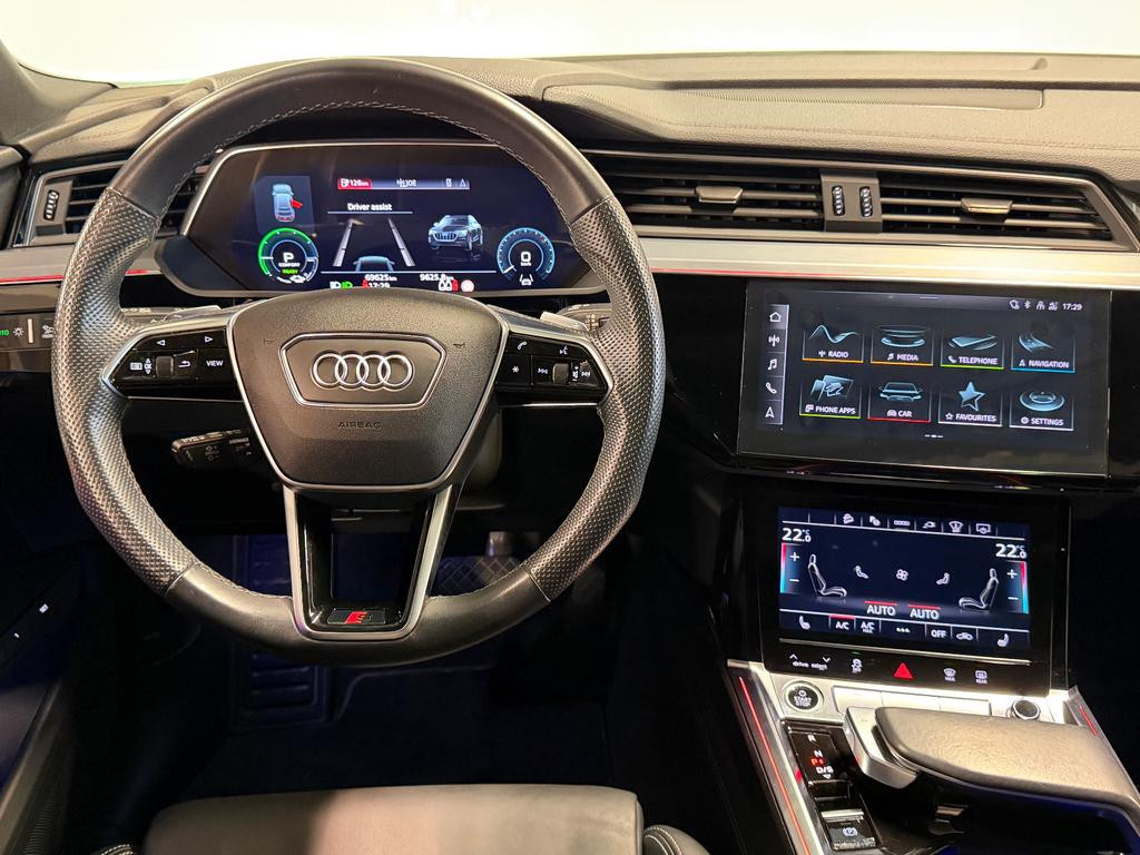 Audi e-tron