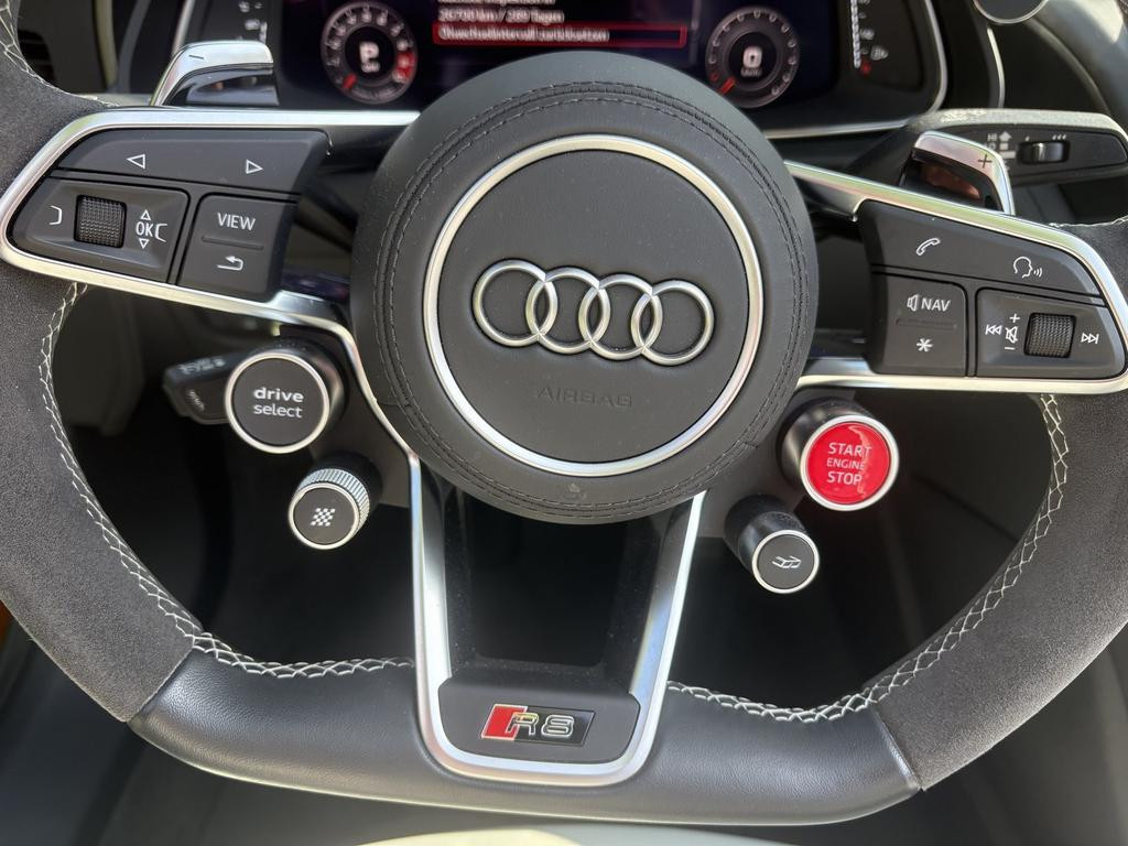 Audi R8